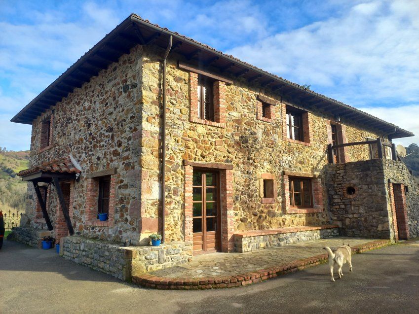 Casona de piedra rehabilitada en CABRANES  (CAS