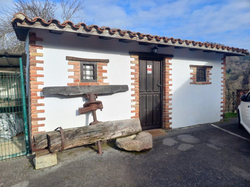 Casona de piedra rehabilitada en CABRANES  (CAS