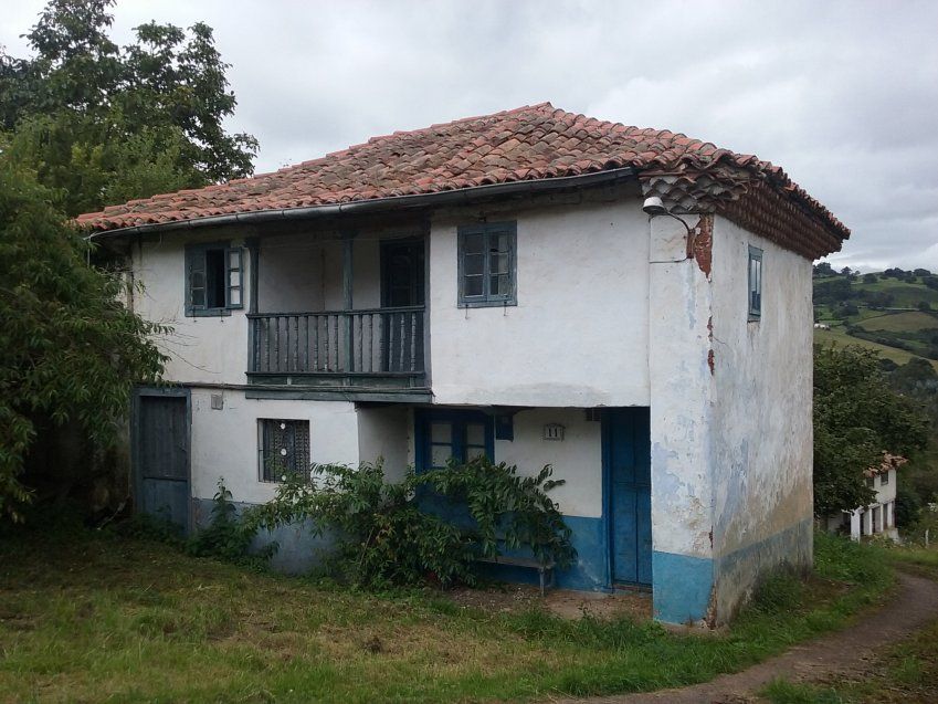 Casa de piedra independiente para rehabilitar en Villaviciosa  (REAB