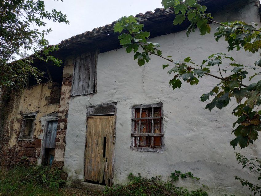 Cuadra y Tenada de piedra en CABRANES  (REAB