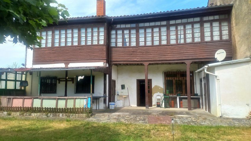 Casa de piedra a 1km