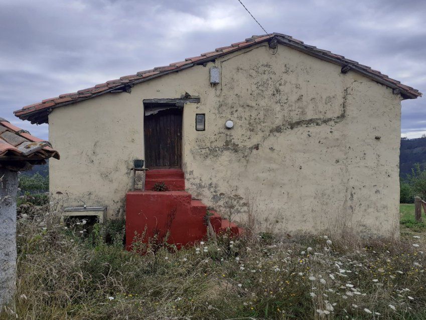 Casa de piedra independiente para rehabilitar en VILLAVICIOSA  (REAB