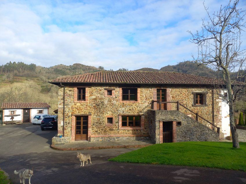 Casona de piedra rehabilitada en CABRANES  (CAS