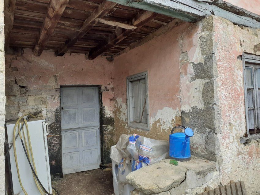Casa de piedra y Cuadra para rehabilitar en CABRANES  (REAB