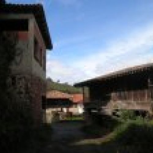 Casa de piedra semi rehabilitada en VILLAVICIOSA (REAB