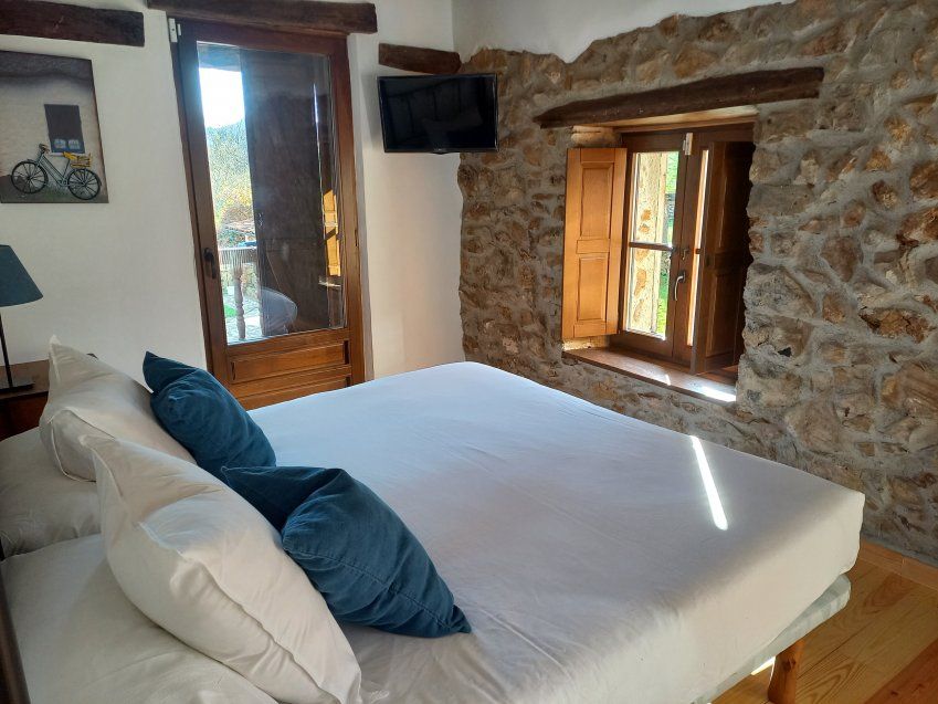 Casona de piedra rehabilitada en CABRANES  (CAS