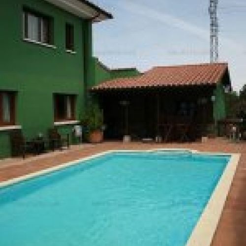Chalet independiente en COLUNGA  (ALQ