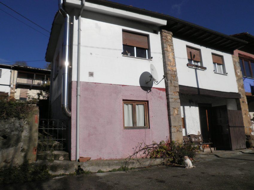 Casa de piedra en Santa Eulalia de CABRANES  (cas