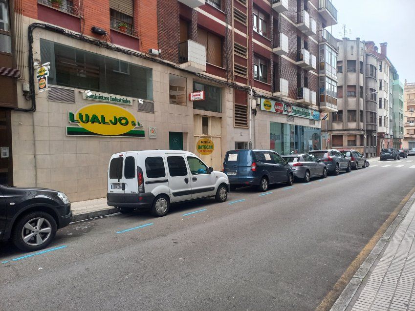 Local comercial céntrico con Almacén y Oficinas en GIJÓN  (LOC