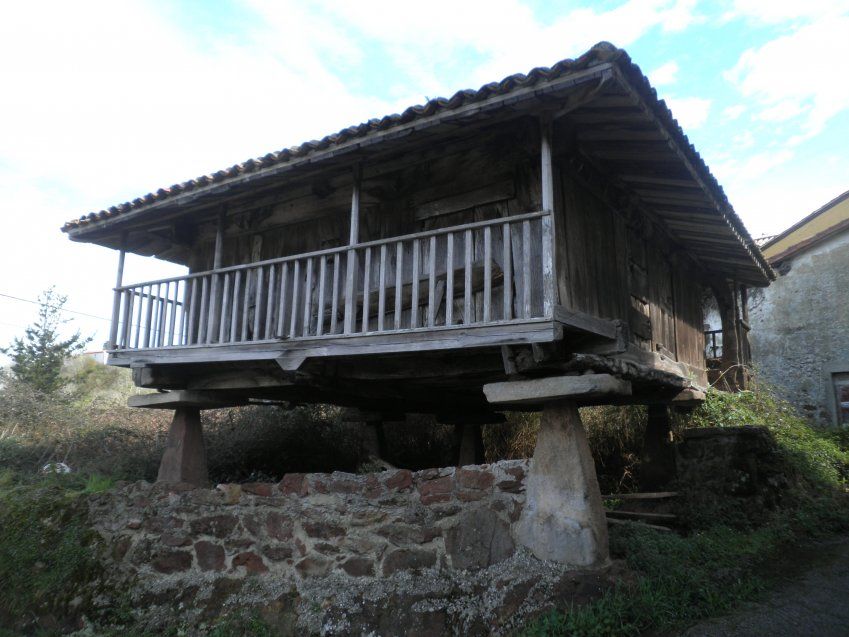 Casa de piedra semi rehabilitada en VILLAVICIOSA (REAB