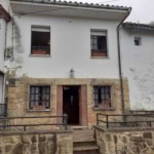 Casa de piedra reformada en VILLAVICIOSA  (CAS