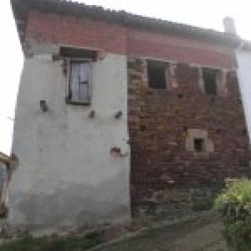 Casa de piedra semi rehabilitada en VILLAVICIOSA (REAB