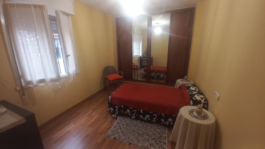 Piso de 4 dormitorios en Villaviciosa  (PIS