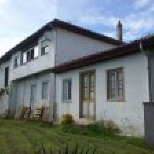 Casa de piedra para rehabilitar con Cuadra y Tenada en CABRANES (REAB