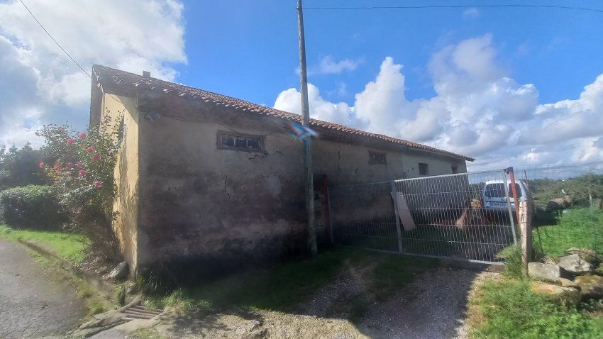 Casa de piedra con Cuadras y Llagar para reformar en Quintueles VILLAVICIOSA (REAB