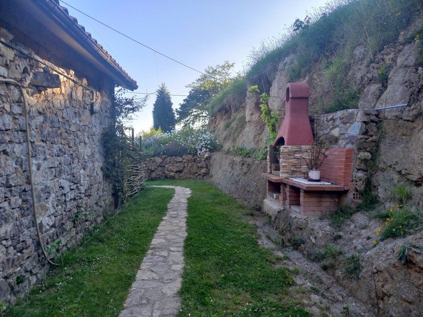 Casa de piedra rehabilitada lado VILLAVICIOSA  (CAS