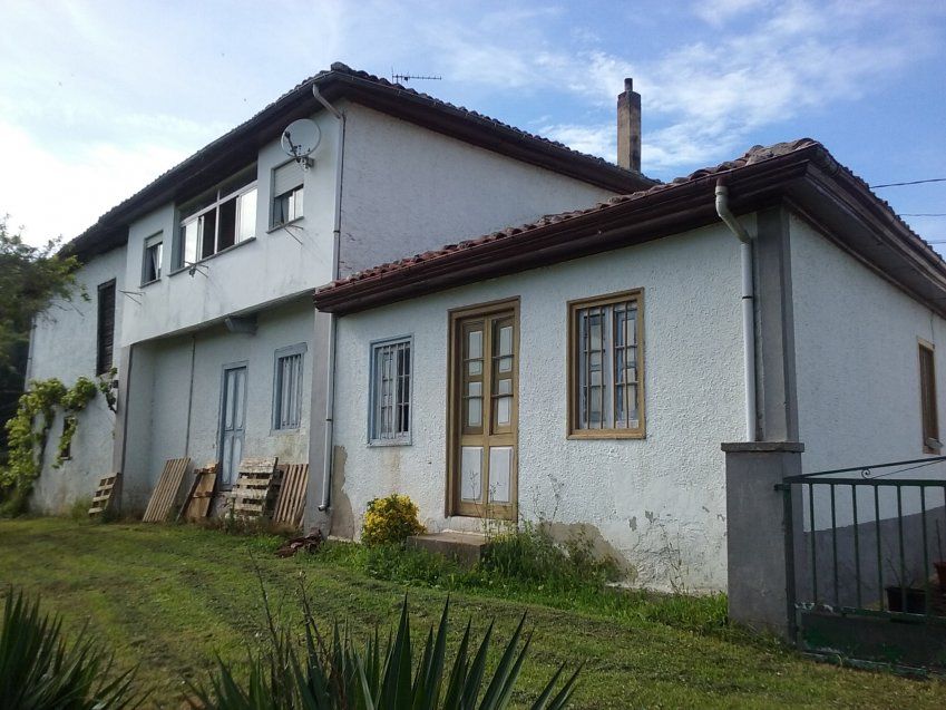 Casa de piedra para rehabilitar con Cuadra y Tenada en CABRANES (REAB