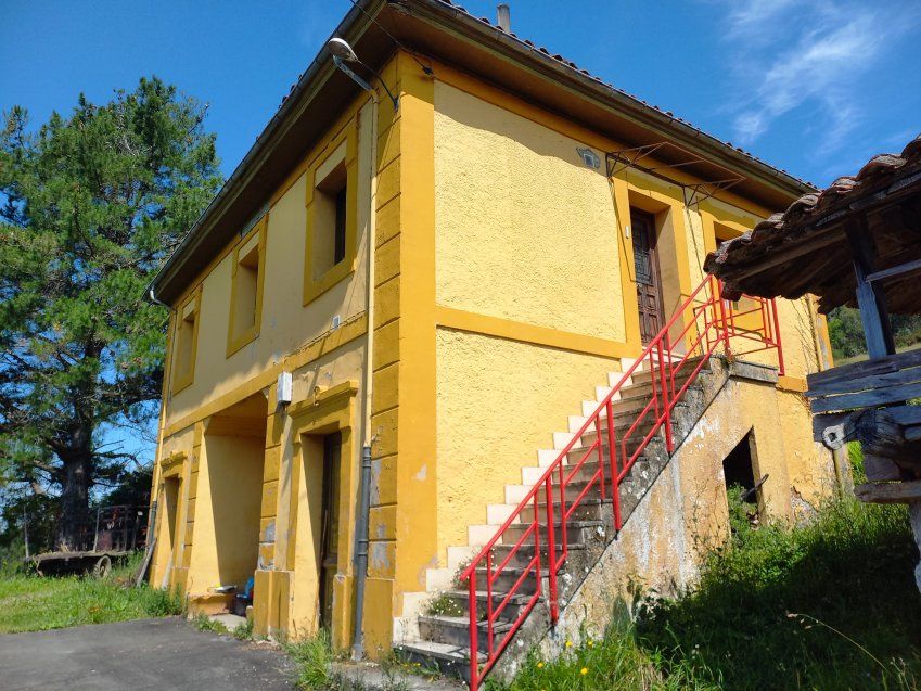 Casa de piedra independiente para reformar en CABRANES  (REAB