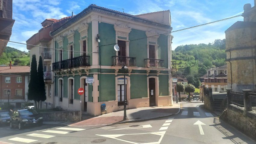 Edificio en el centro de Infiesto  (los