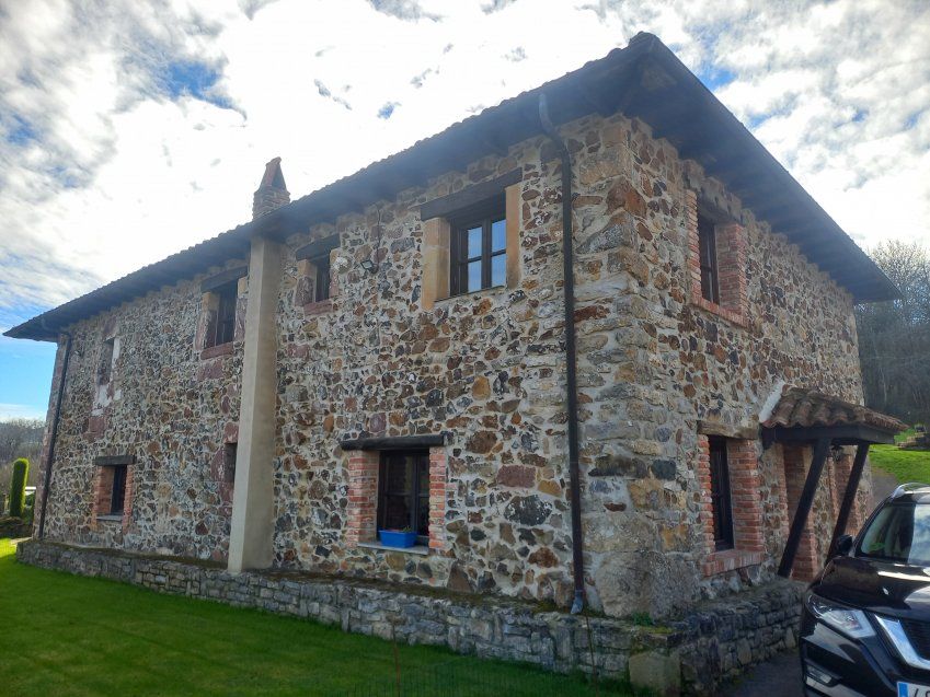Casona de piedra rehabilitada en CABRANES  (CAS