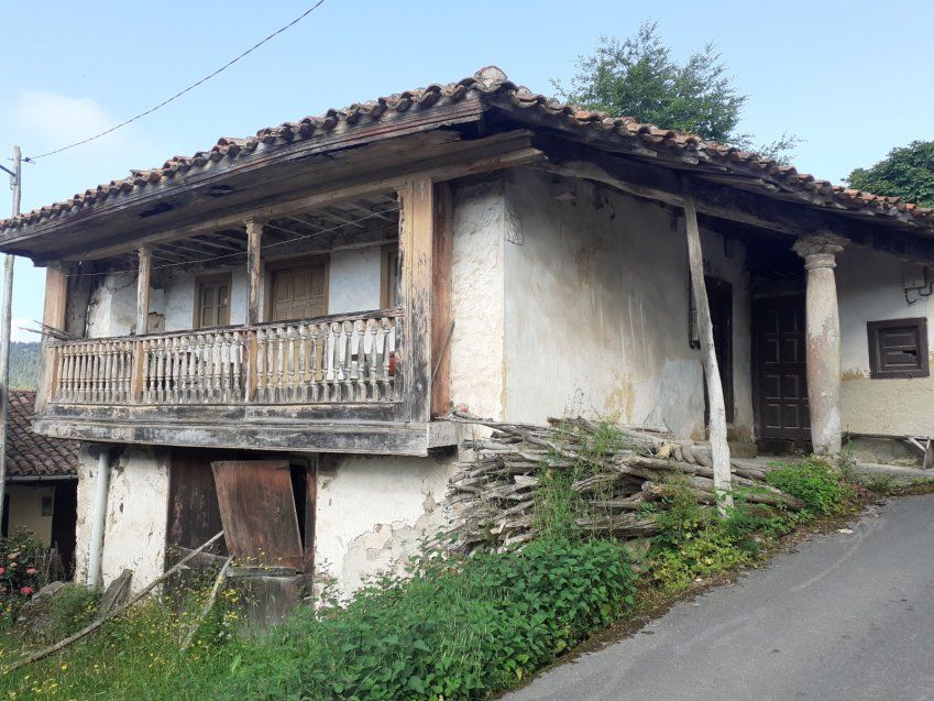 Casa de piedra para rehabilitar independiente en VILLAVICIOSA  (REAB