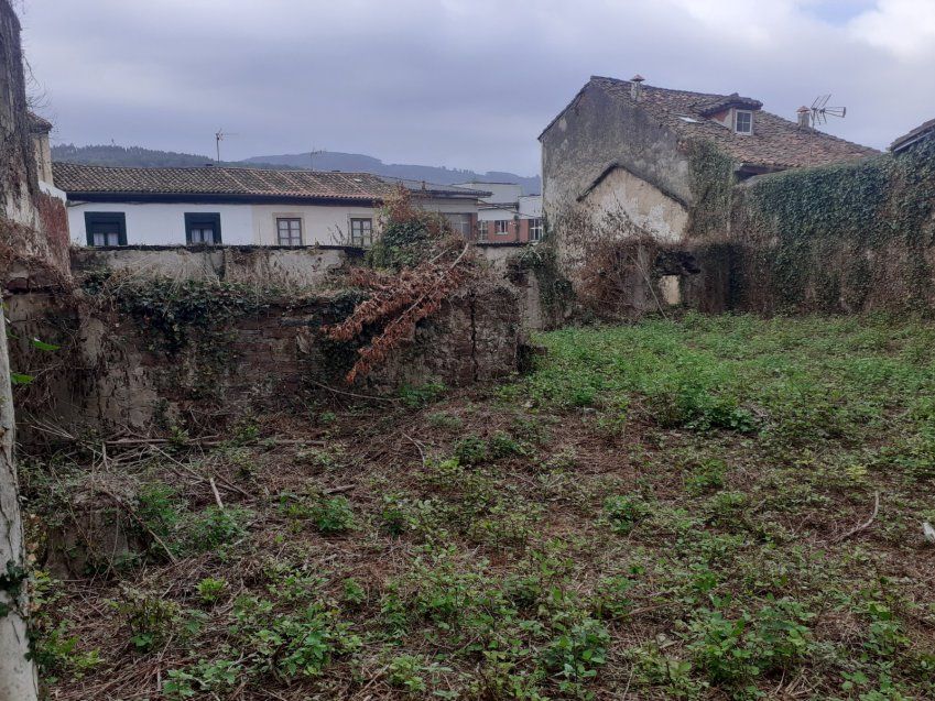 Casona de piedra para rehabilitar en Amandi   VILLAVICIOSA  (REAB