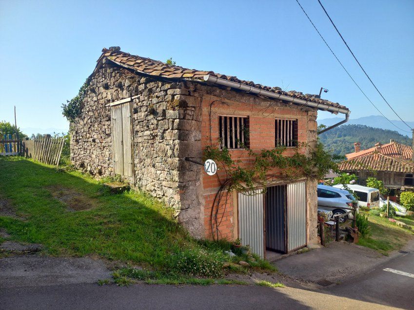 Casa de piedra en CABRANES  (CAS