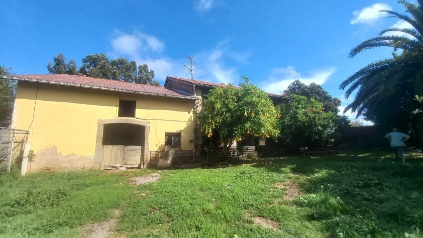 Casa de piedra con Cuadras y Llagar para reformar en Quintueles VILLAVICIOSA (REAB