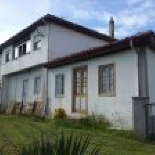 Casa de piedra para rehabilitar con Cuadra y Tenada en CABRANES (REAB