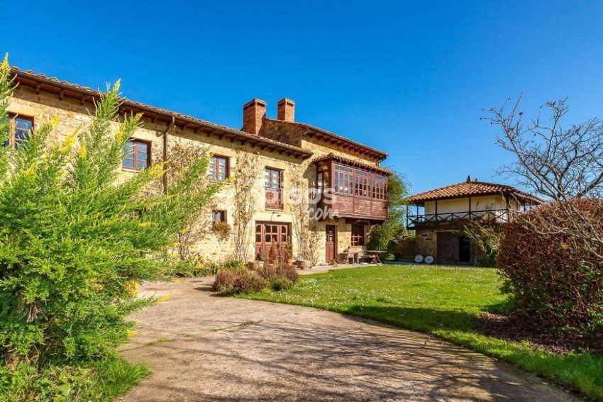 Casona de piedra rehabilitada en Argüero   VILLAVICIOSA  (CAS