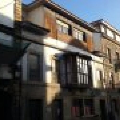 Edificio con Local Comercial funcionando en Villaviciosa