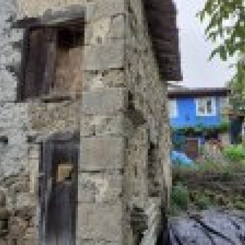 Casa de piedra y Cuadra para rehabilitar en CABRANES  (REAB