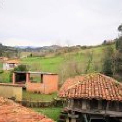 Casa para reformar en VILLAVICIOSA  (REAB