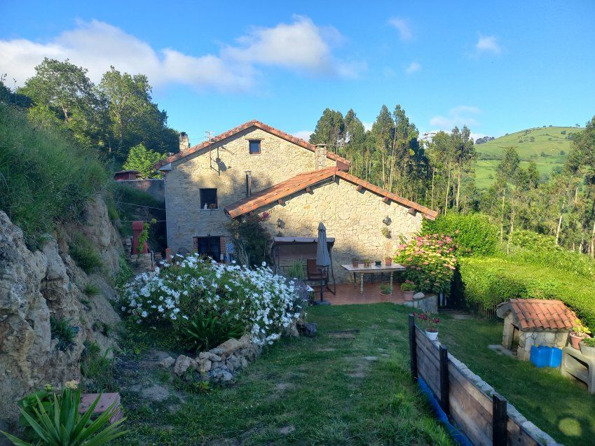 Casa de piedra rehabilitada lado VILLAVICIOSA  (CAS