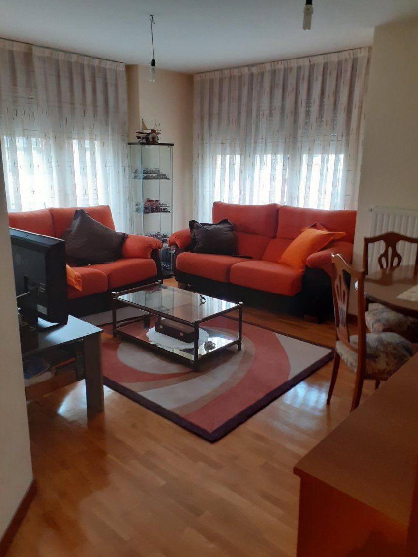 Piso de 3 dormitorios en VILLAVICIOSA  (PIS