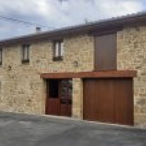 Casa de piedra reformada en Oles   VILLAVICIOSA  (ALQ