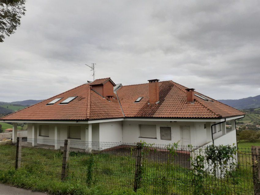 Casa independiente a 1km. del casco urbano de VILLAVICIOSA  (CAS.0263)