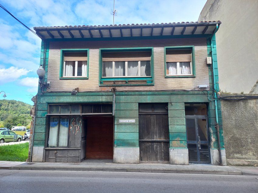 Edificio en el casco urbano de VILLAVICIOSA  (LOC