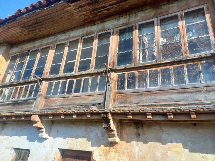Casa de piedra para rehabilitar en Santolaya de CABRANES  (REAB