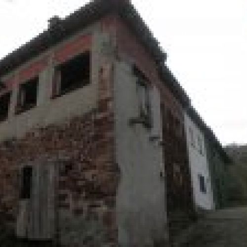 Casa de piedra semi rehabilitada en VILLAVICIOSA (REAB