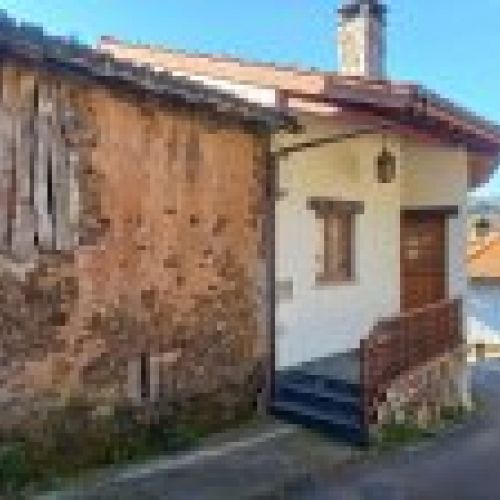 Casa de piedra para rehabilitar en Santolaya de CABRANES  (REAB