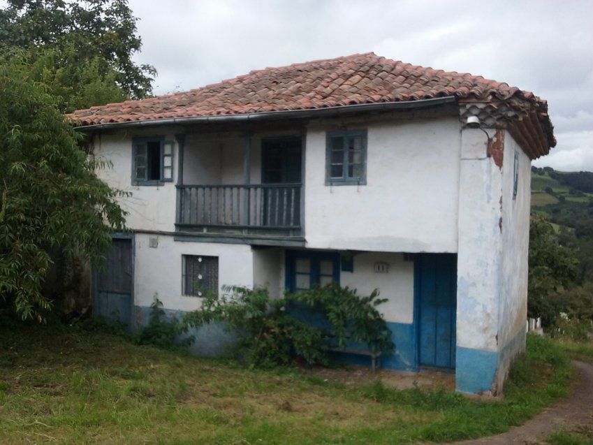 Casa de piedra independiente para rehabilitar en Villaviciosa  (REAB.0127)