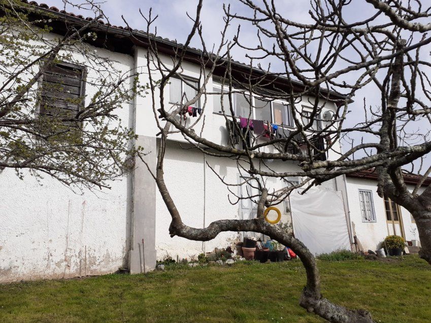 Casa de piedra para rehabilitar con Cuadra y Tenada en CABRANES (REAB