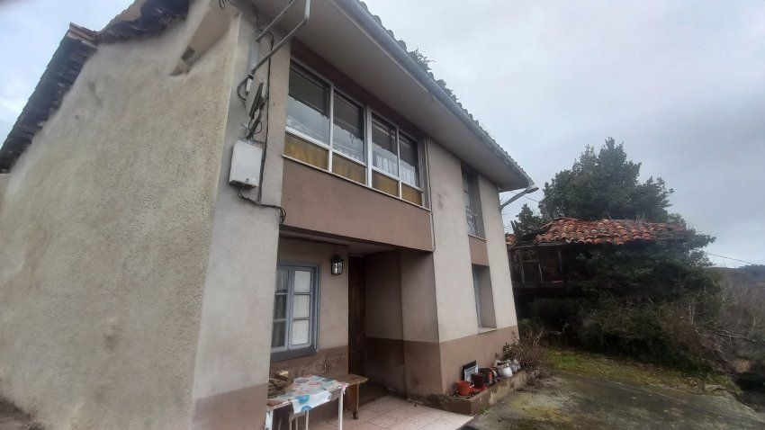 Casa de piedra para Reformar en CABRANES  (REAB