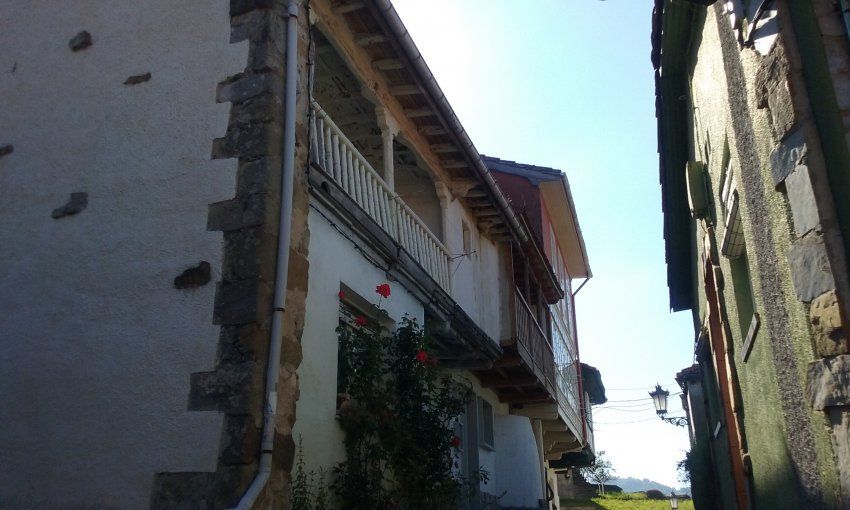 Casa de piedra para rehabilitar en CABRANES  (REAB