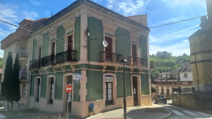 Edificio en el centro de Infiesto  (los