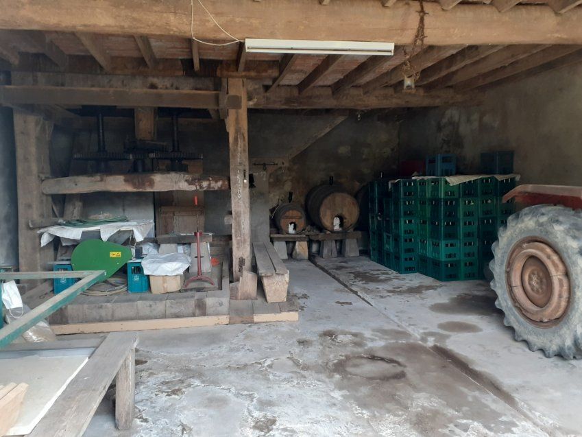Llagar de piedra para rehabilitar como vivienda en la zona de El Puntal   Villaviciosa (REAB