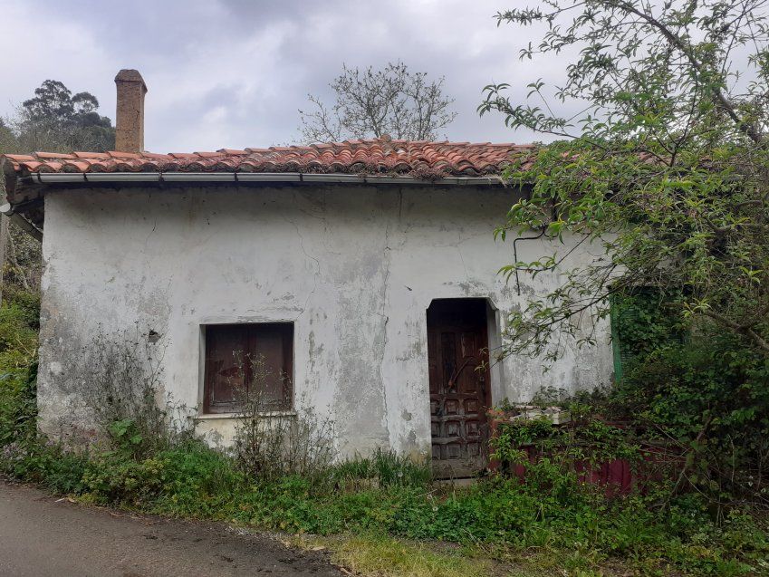 Casa de piedra independiente para rehabilitar en VILLAVICIOSA  (REAB.0149)