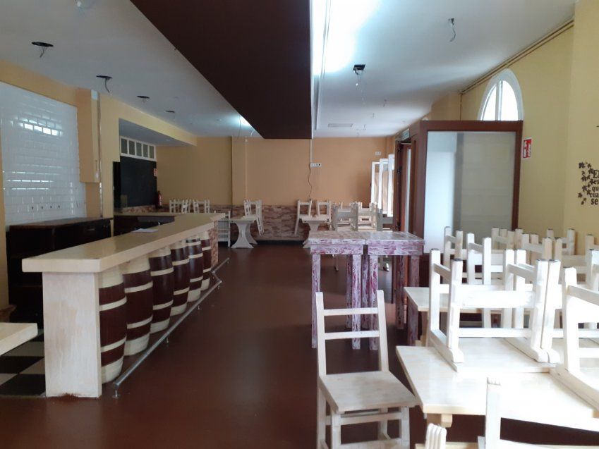 Local comercial instalado en POLA DE SIERO  (LOC