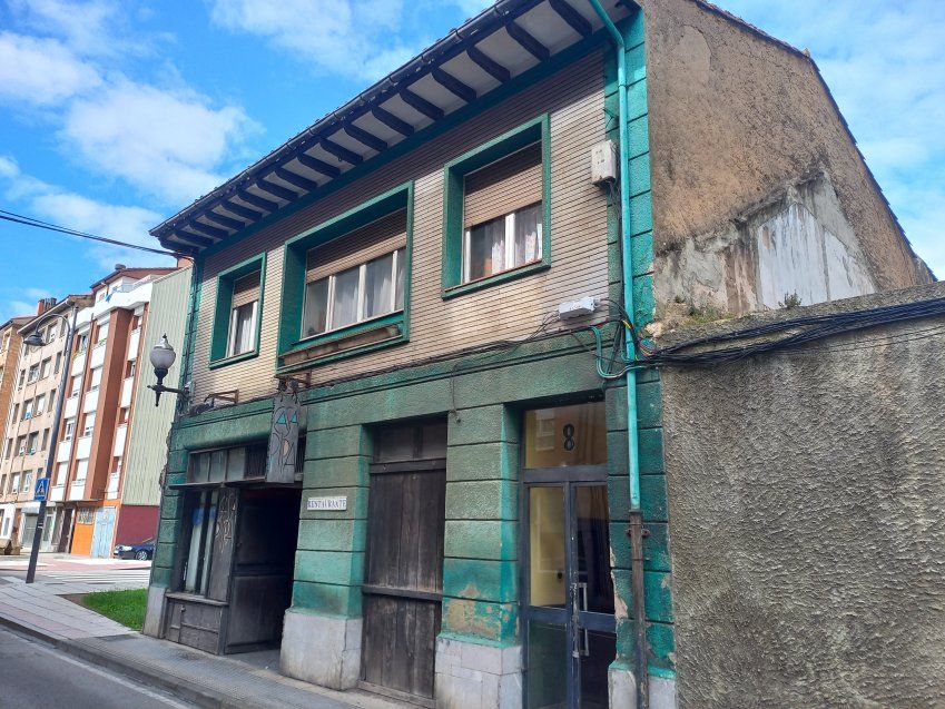 Edificio en el casco urbano de VILLAVICIOSA  (LOC